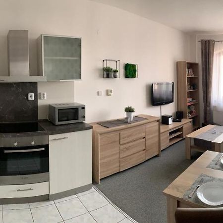 Cosy Apartment In An Excellent Location ヴェルカー・ロムニツァ エクステリア 写真