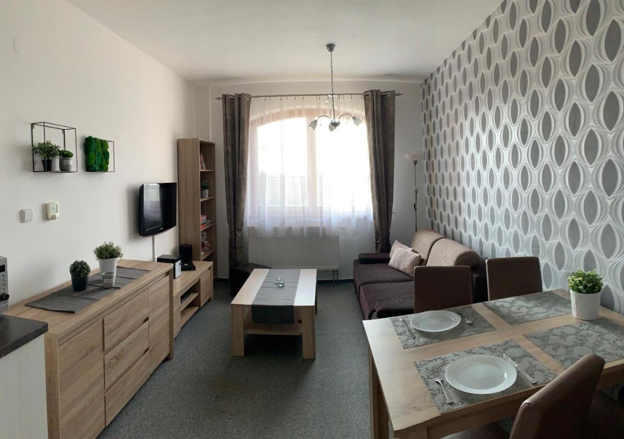 Cosy Apartment In An Excellent Location ヴェルカー・ロムニツァ エクステリア 写真